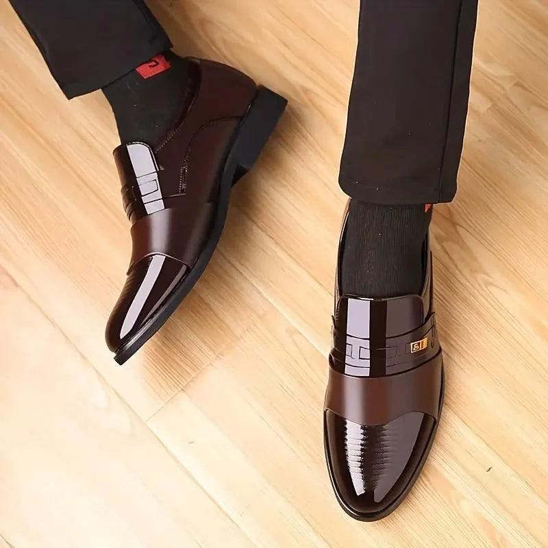 🛍️ 50 % Rabatt – Formelle Herrenschuhe aus Leder – spitz zulaufend, bequem & rutschfest – perfekt für Business & den eleganten Auftritt 👞