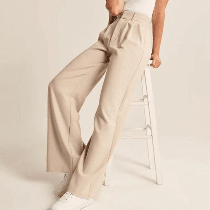 Fließende High-Waist Hose mit weitem Bein & Gürtel – Elegante, vielseitige Stoffhose 👖✨
