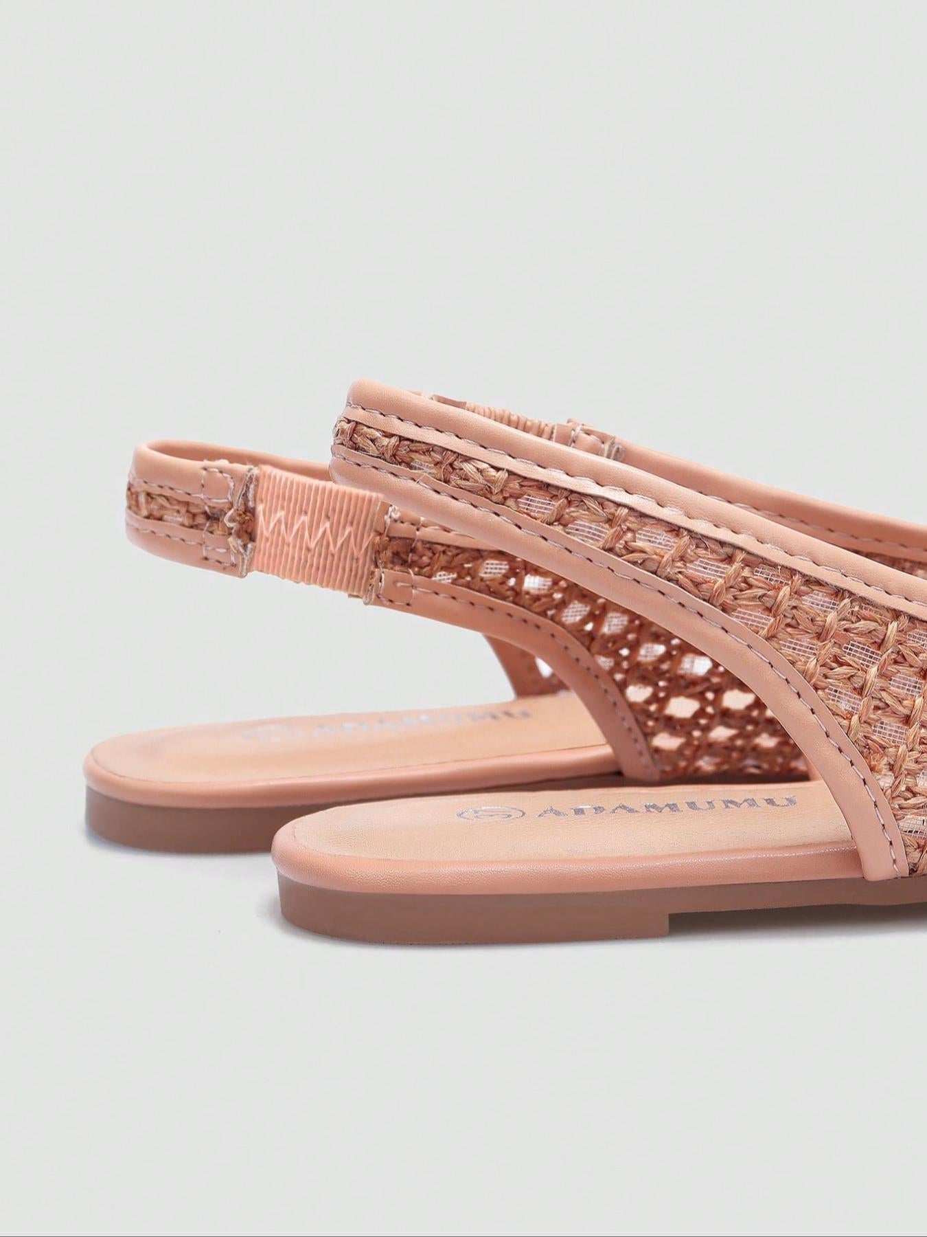 👡 50% RABATT! 🌸 Damen Gewebte Slingback-Sandalen –  Schickes Webmuster, eleganter Slingback, bequeme flache Sohle – perfekt für Arbeit & Wochenende. 🔥✨