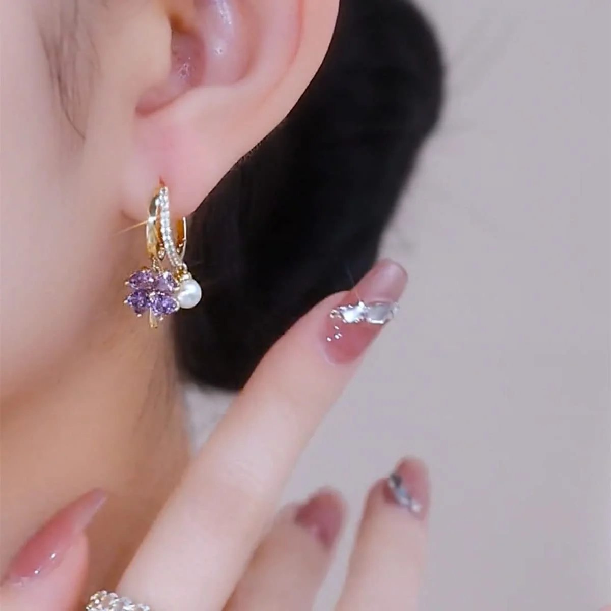 ✨Mode Kristall vierblättrige Blume Perlenohrringe