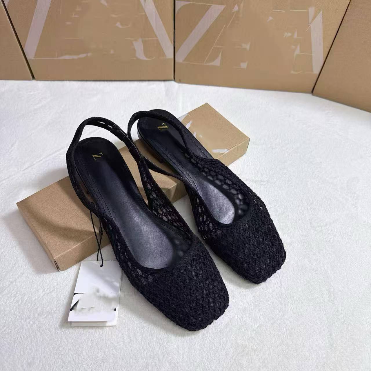 👡 50% RABATT! 🌸 Damen Gewebte Slingback-Sandalen –  Schickes Webmuster, eleganter Slingback, bequeme flache Sohle – perfekt für Arbeit & Wochenende. 🔥✨