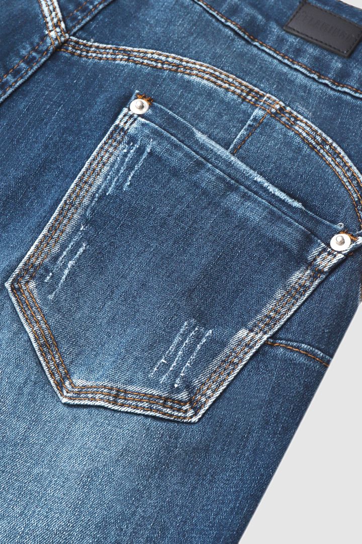 Zerrissene Capri-Jeans mit Rollsaum – lässig, bequem & vielseitig – ideal für Frühling & Sommer
