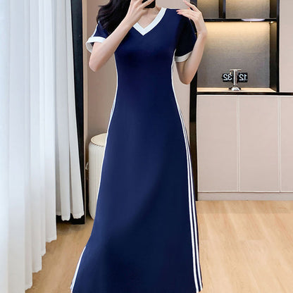 Lässiges & einfaches Frauenkleid mit V-Ausschnitt