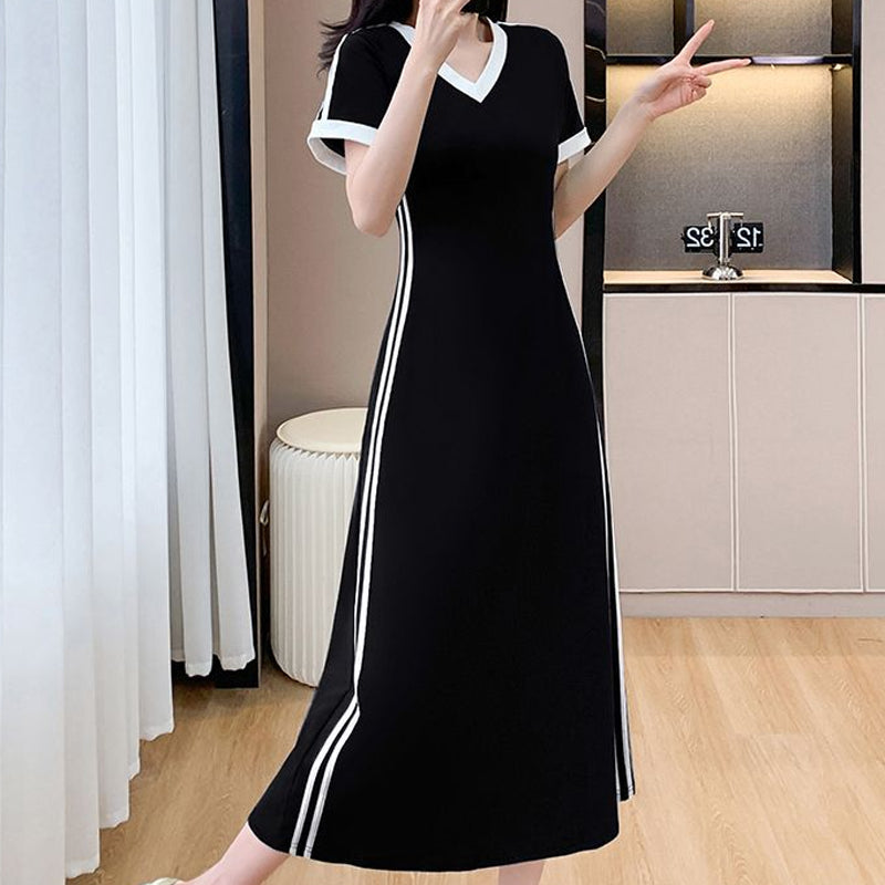 Lässiges & einfaches Frauenkleid mit V-Ausschnitt