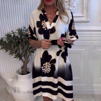 Sommerkleid mit V-Ausschnitt & floralem Druck – Leicht pflegbar in Polyester-Viskose-Mischung