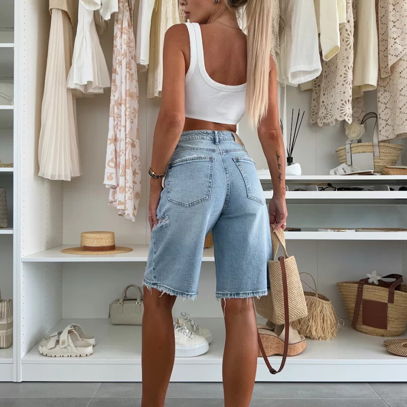 Damen Jeans-Bermudas weit geschnitten mittlerer Länge / knielang mit Used-Optik - gewaschen, mit Löchern, City-Look