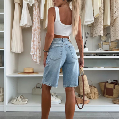 Damen Jeans-Bermudas weit geschnitten mittlerer Länge / knielang mit Used-Optik - gewaschen, mit Löchern, City-Look