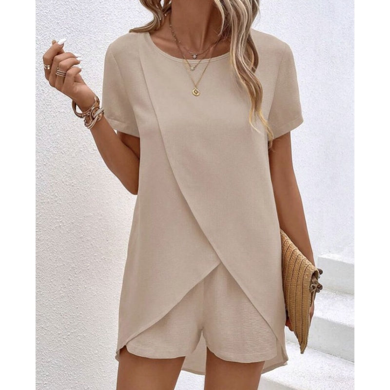 Damen Zweiteiler – asymmetrisches Oberteil & Shorts – einfarbig, luftig & vielseitig – ideal für Sommer, Strand & Alltag