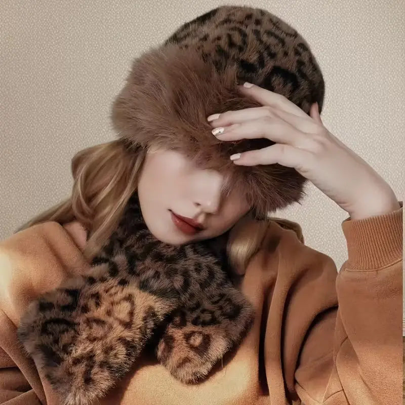 Leopardenmuster-Mütze & Schal aus Kunstplüsch – 2-teiliges Set