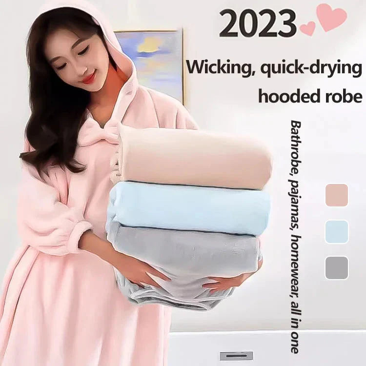 Saugfähiger und schnell trocknender Bademantel mit Kapuze