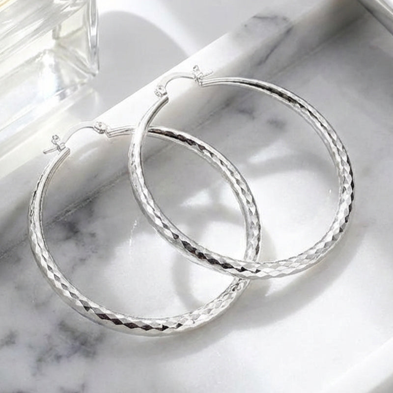 Zeitlose Doppelring-Ohrringe – Diamantgeschliffenes Design & feines Funkeln ✨💎