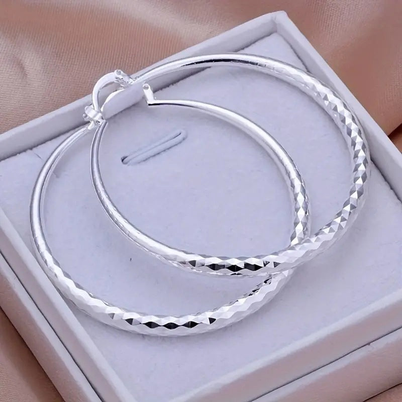 Zeitlose Doppelring-Ohrringe – Diamantgeschliffenes Design & feines Funkeln ✨💎