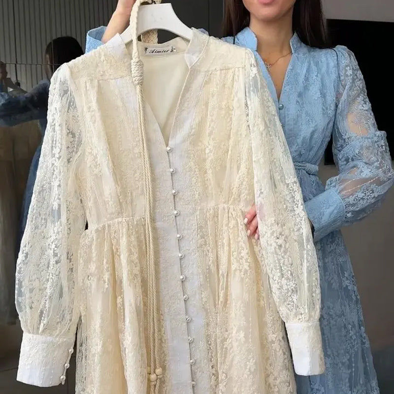 Französisches Maxikleid mit Stickerei – V-Ausschnitt, tailliert, lange Ballonärmel | Frühjahrskollektion🌷