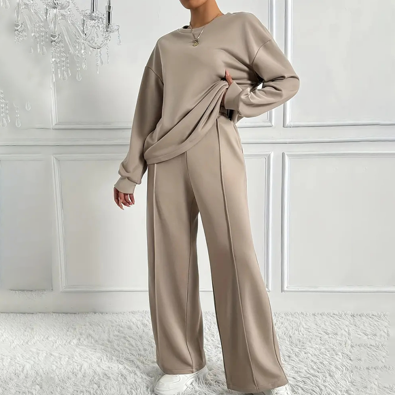Gemütlicher Damen-Zweiteiler: Langarm-Sweatshirt und Hose