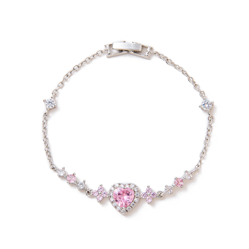 Stylisches Herz-Armband mit synthetischen Diamanten – funkelnd, feminin & vielseitig – ideal für den Alltag & besondere Anlässe
