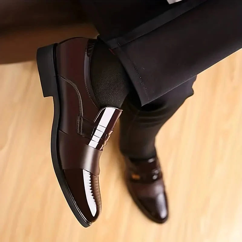 🛍️ 50 % Rabatt – Formelle Herrenschuhe aus Leder – spitz zulaufend, bequem & rutschfest – perfekt für Business & den eleganten Auftritt 👞