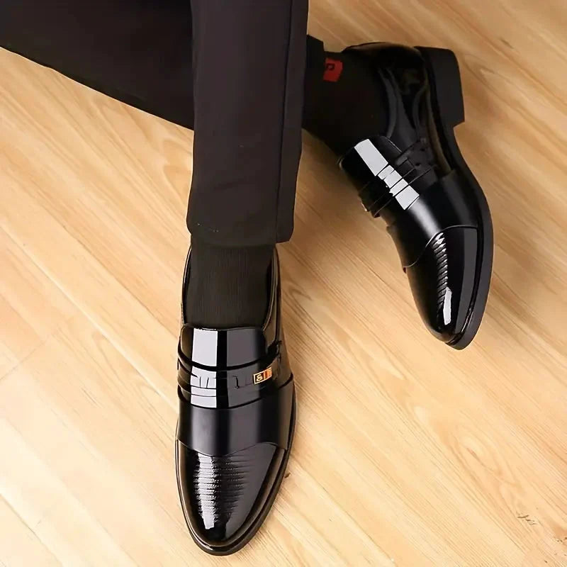 🛍️ 50 % Rabatt – Formelle Herrenschuhe aus Leder – spitz zulaufend, bequem & rutschfest – perfekt für Business & den eleganten Auftritt 👞