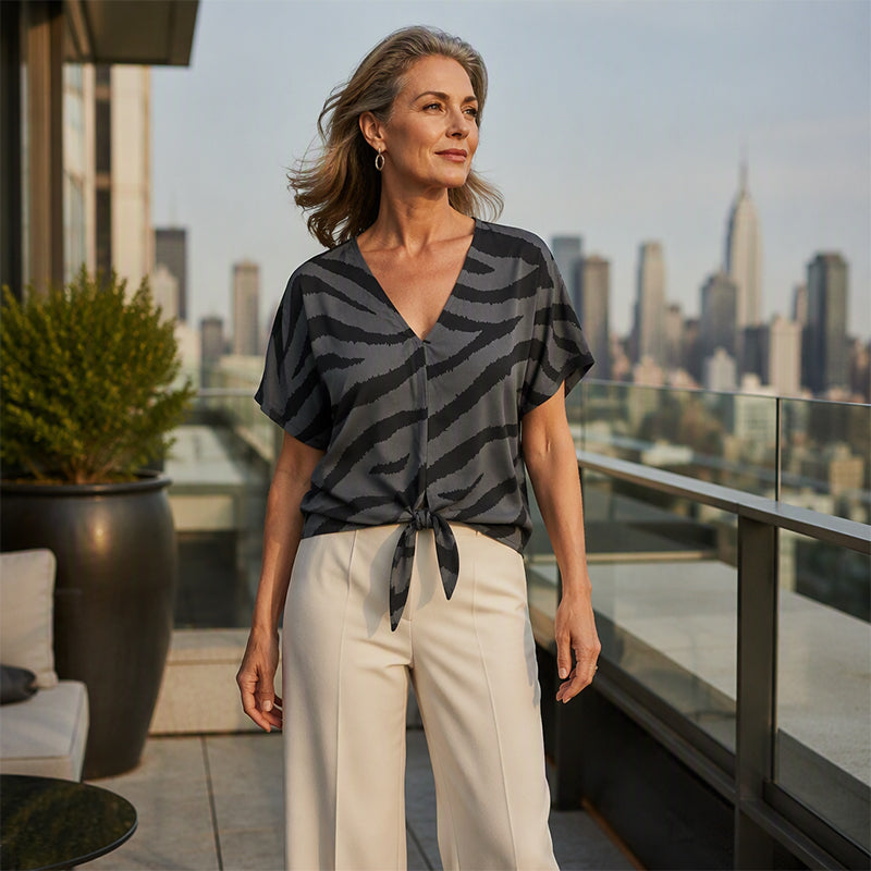 🛍️ 50 % Rabatt – Damen-V-Ausschnitt-T-Shirt mit Zebraprint & Bindeband – lässiger Look, vielseitig & atmungsaktiv