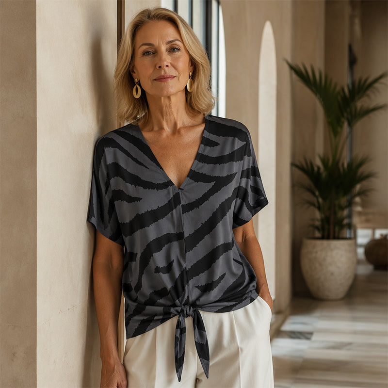 🛍️ 50 % Rabatt – Damen-V-Ausschnitt-T-Shirt mit Zebraprint & Bindeband – lässiger Look, vielseitig & atmungsaktiv