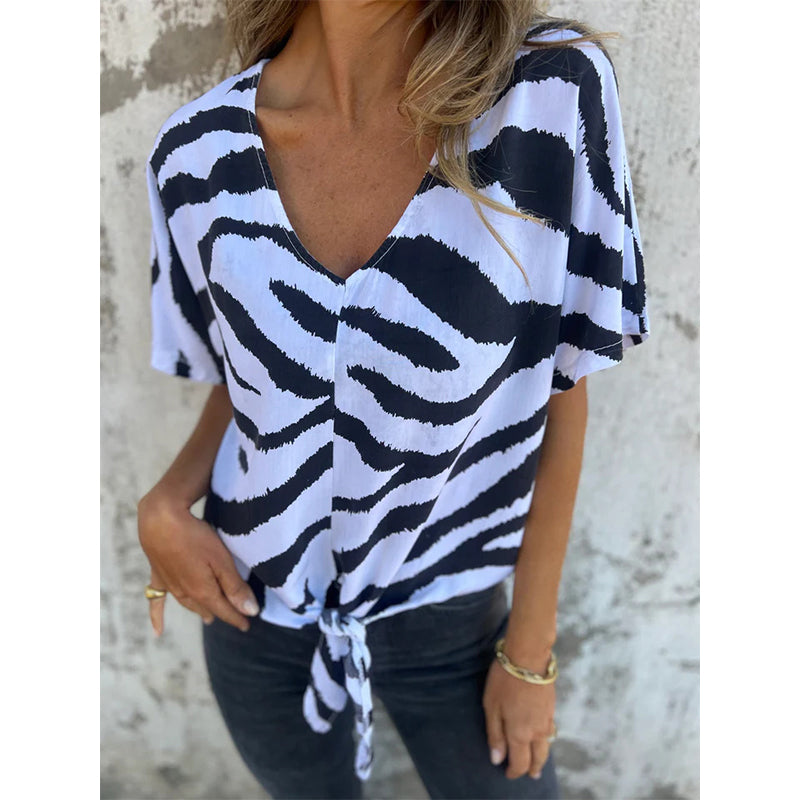 🛍️ 50 % Rabatt – Damen-V-Ausschnitt-T-Shirt mit Zebraprint & Bindeband – lässiger Look, vielseitig & atmungsaktiv